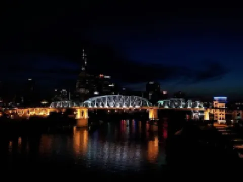 Up to 50% off!!! Spacious & Clean Loft! Downtown right out the Front Door