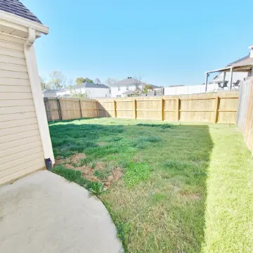 1 King Bed + 1 Queen Bed + 2 Full Bathrooms Kitchen + Laundry Room + Patio