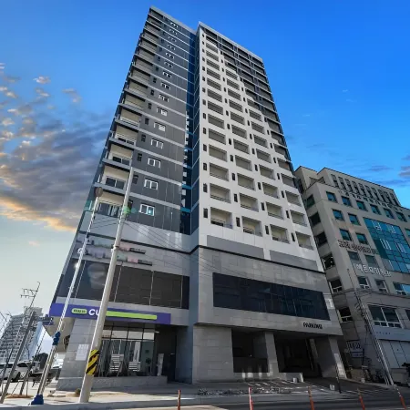 SOTA SUITE SOKCHO WORLDSKY Отели рядом с достопримечательностью «Храм Синхынса»