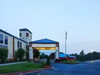 Days Inn & Suites by Wyndham Tahlequah Hotels in Tahlequah