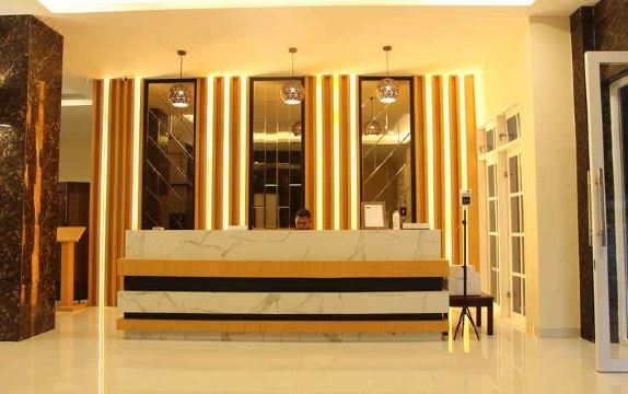 포르톨라 그랜드 렝갈리 호텔 타켄곤