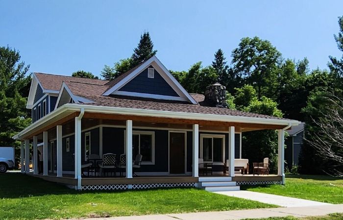 Newly renovated home with lake views, only one block from the beach!