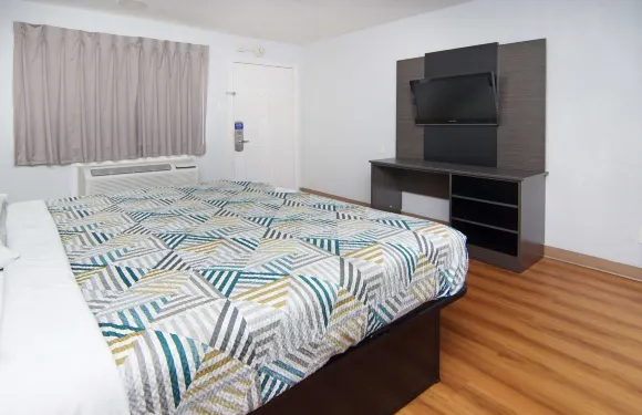 紅橡樹6號汽車旅館