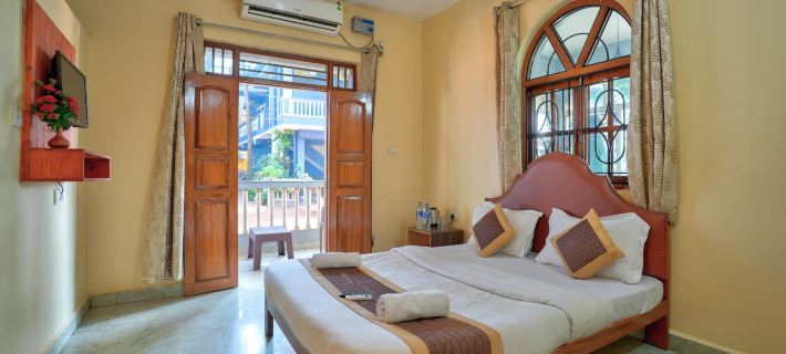 Roseal Beach Front Hotels in Baga