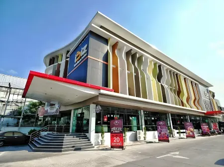 IBiz Boutique Hotel Отели рядом с достопримечательностью «The National Museum of Nakhon Si Thammarat»