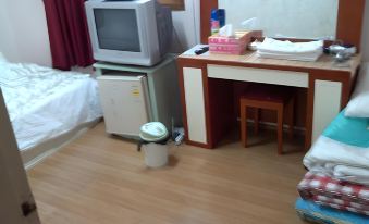 Mnb Guesthouse
