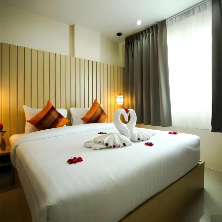 Patt Serviced Apartments Отели рядом с достопримечательностью «Замок Амата»