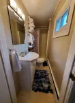 Large Upper 1 bedroom apartment, pet friendly