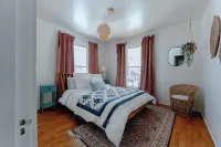 Trailside Cottage! Lovely, warm King bed home in Stunning Palmer Lake! 帕爾默湖住宿飯店