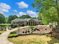 Spacious estate home in the beautiful Chateau Elan community in Braselton.
