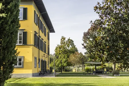 Villa Pacini - Just 1,8 km Outside Lucca Wall - Pool