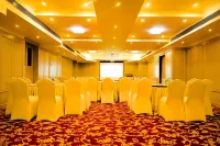 Kyriad Hotel Nashik - ที่มีฟิตเนส