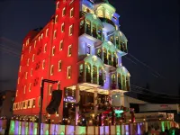 Hotel Raj Palace Отели рядом с достопримечательностью «Салабат Хан Том Ор Чандбибис Махал»