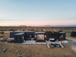 Hotel Reset Prototype. 9 Secluded Acres.Art Gallery.Dark Skies.Hot Tub. Aliens.