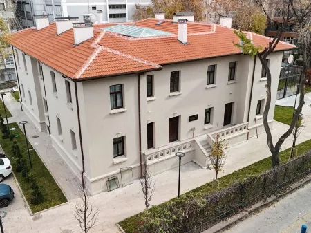 VE Hotels Adakale Отели рядом с достопримечательностью «Кизилэйская площадь»