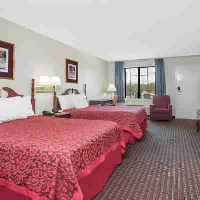 Days Inn by Wyndham Milledgeville Rooms