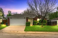 stunning 4-bedroom house, only 10 minutes from downtown Dallas! Hotels near Walmart Supercenter