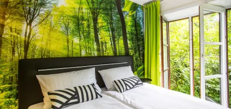 Vacation Home "Vier Jahreszeiten" - Apartment "Waldblick" Отели в г. Бад-Закса