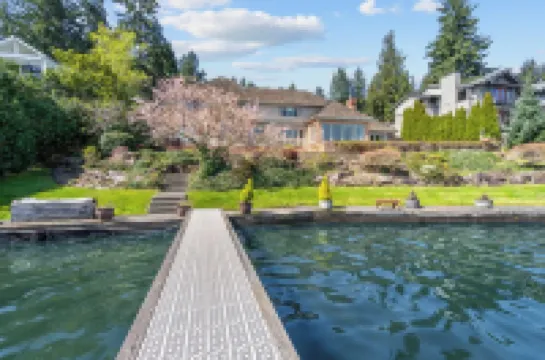 Stunning Waterfront Mansion w Pool n Hottub