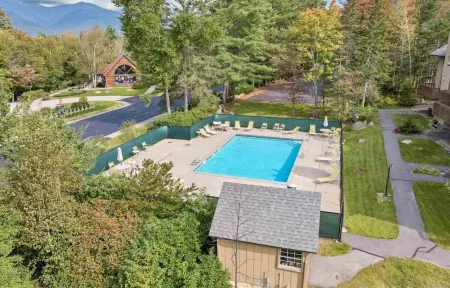 Cozy Ski Retreat at Waterville Valley. Pet Friendly!