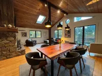 Sophisticated and secluded Lenox Mt retreat minutes from Tanglewood. New listing