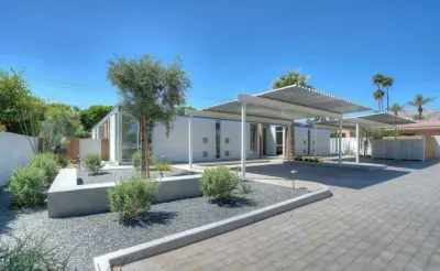 Sophisticated and contemporary condo off El Paseo Hotels near The Living Desert Zoo and Gardens