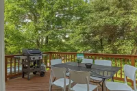 For Lake Sake by AvantStay Lakefront Hot Tub View