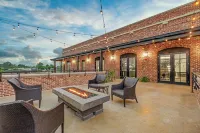 The Flying Fifty Hotel Hotels in Cullman