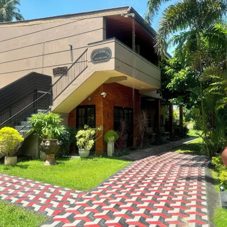Edwin's Airport Garden