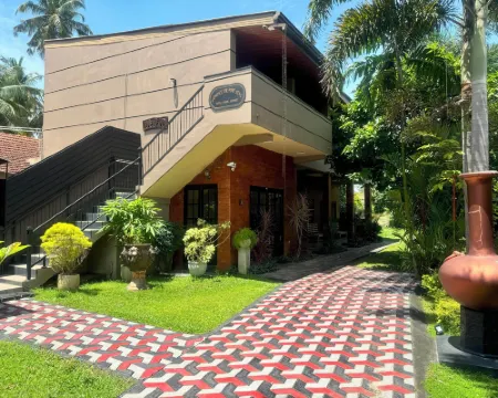 愛德温機場花園酒店 尼甘布酒店