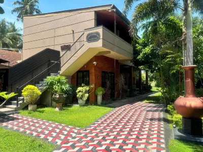 Edwin's Airport Garden