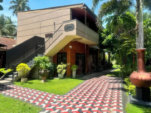 Edwin's Airport Garden Отели рядом со станцией Железнодорожная станция Negombo