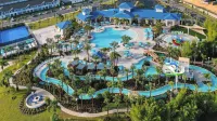 Upstay Theme Rooms and Arcade Games Plus Private Pool - شرفة