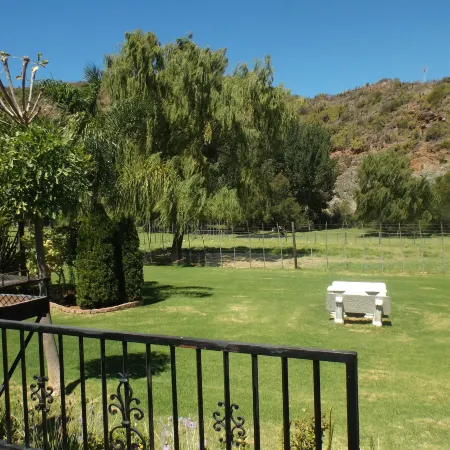 Old Mill Lodge, Seasonal Working Ostrich Farm & Restaurant, Oudtshoorn