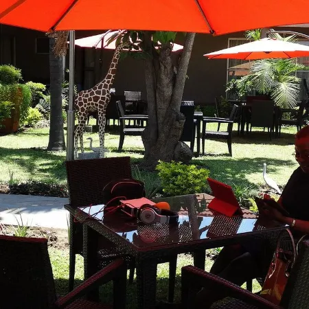 Nomads Court Lodge