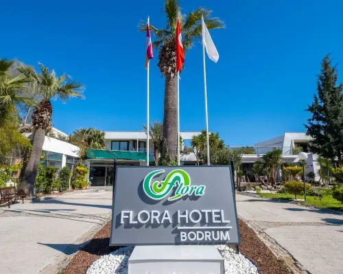 Flora Hotel Hotels near شاطئ جامبيت