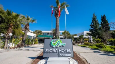 Flora Hotel فنادق في غومبيت