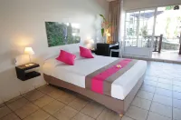 Hôtel Les Créoles Hotels in LErmitage-Les-Bains