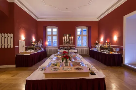 Klosterhotel Wöltingerode Отели в г. Люттгенроде