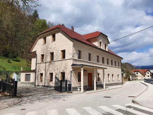 Rooms Kozmus Отели в г. Осредек-при-Подсреді