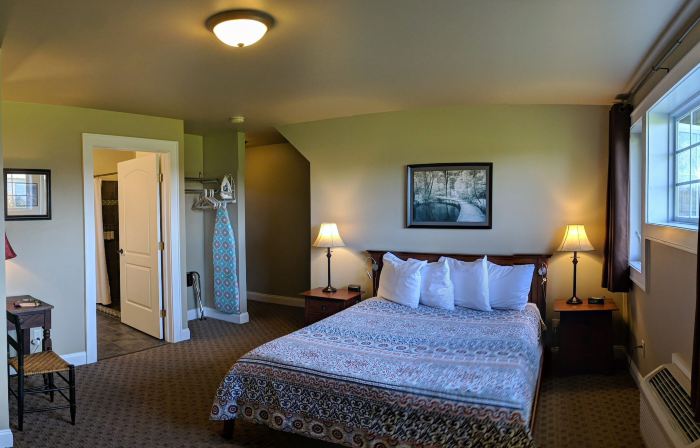 The Meadowlark Inn
