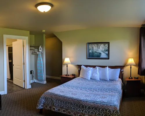 The Meadowlark Inn Hotels in Otsego County