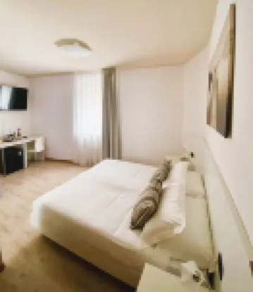 هوتل آلي بورتي Hotels near شلال فارون