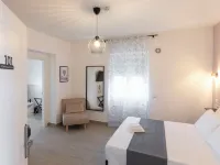 DOMINA Guest House - Luxory Room Hotels near Lido Centro Train Station