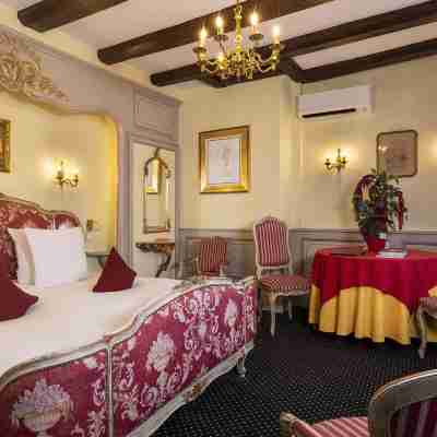 Hôtel Le Maréchal Rooms