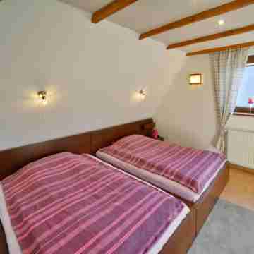 Comfortable Holiday Home with a Garden, Kolobrzeg Rooms