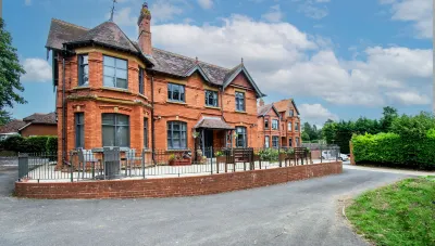 Eton House - Self Check-in, Ensuite Rooms & Self-Catering Studios