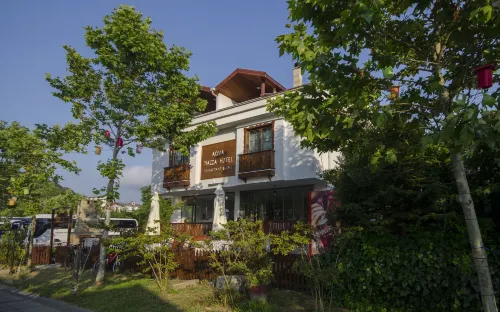 อักวา เปียสซา โอเตล