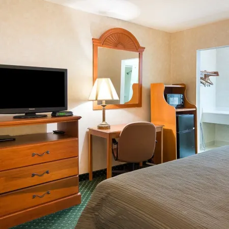 Quality Inn Petersburg Fort Lee Area
