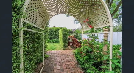 Ambrosia Holiday Home